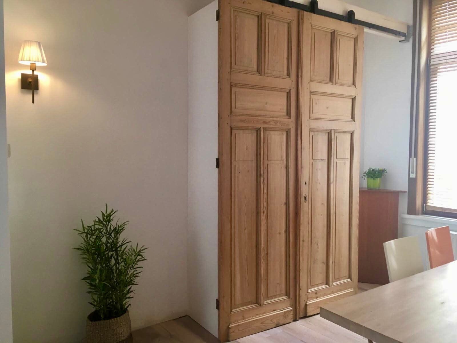 Set authetieke loftdeuren met loftdeursysteem, Doe-het-zelf en Bouw, Ophalen, Gebruikt, Hout