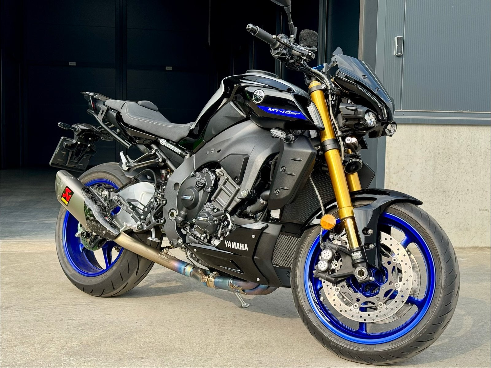 Yamaha MT10 SP en parfait état Option complète, Poignées chauffantes, Plus de 35 kW, 4 cylindres, Manuelle