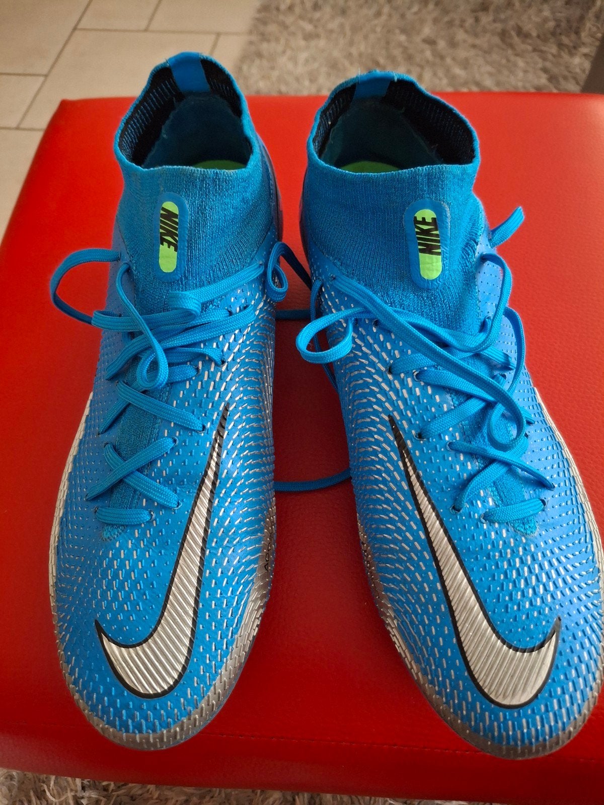 Nike phantom voetbalschoenen mt 42

maar 3 x gedragen, nu ge, Sport en Fitness, Ophalen, Zo goed als nieuw, Schoenen