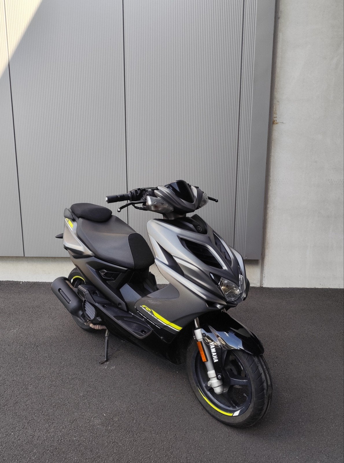 Yamaha aerox • b-klasse • 50cc • 45km/u, Fietsen en Brommers, Ophalen, Aerox, Klasse B (45 km/u), Benzine
