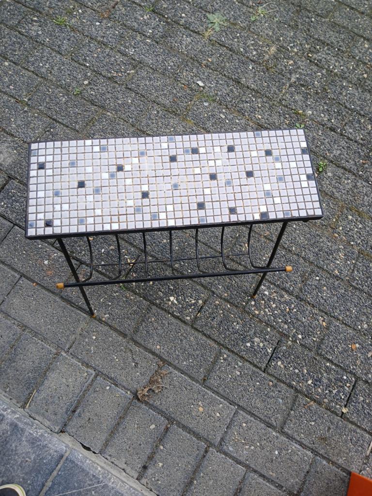 Oude dagblad staander/krantenbak, Ophalen