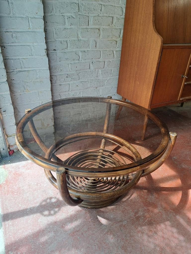 Table en rotin vintage, Verre