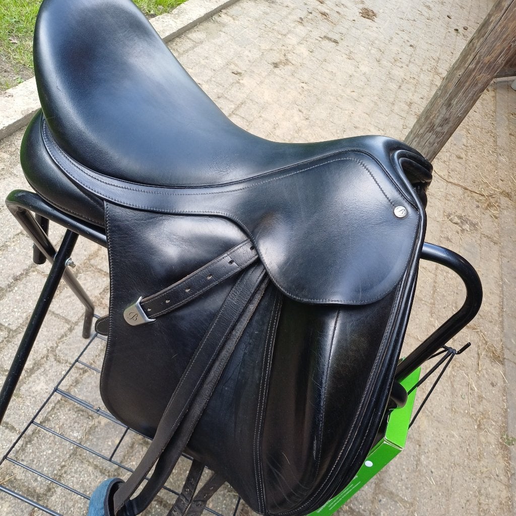 Bates dressuurzadel, Dieren en Toebehoren, Paarden en Pony's | Zadels, Ophalen, Gebruikt, Dressuur
