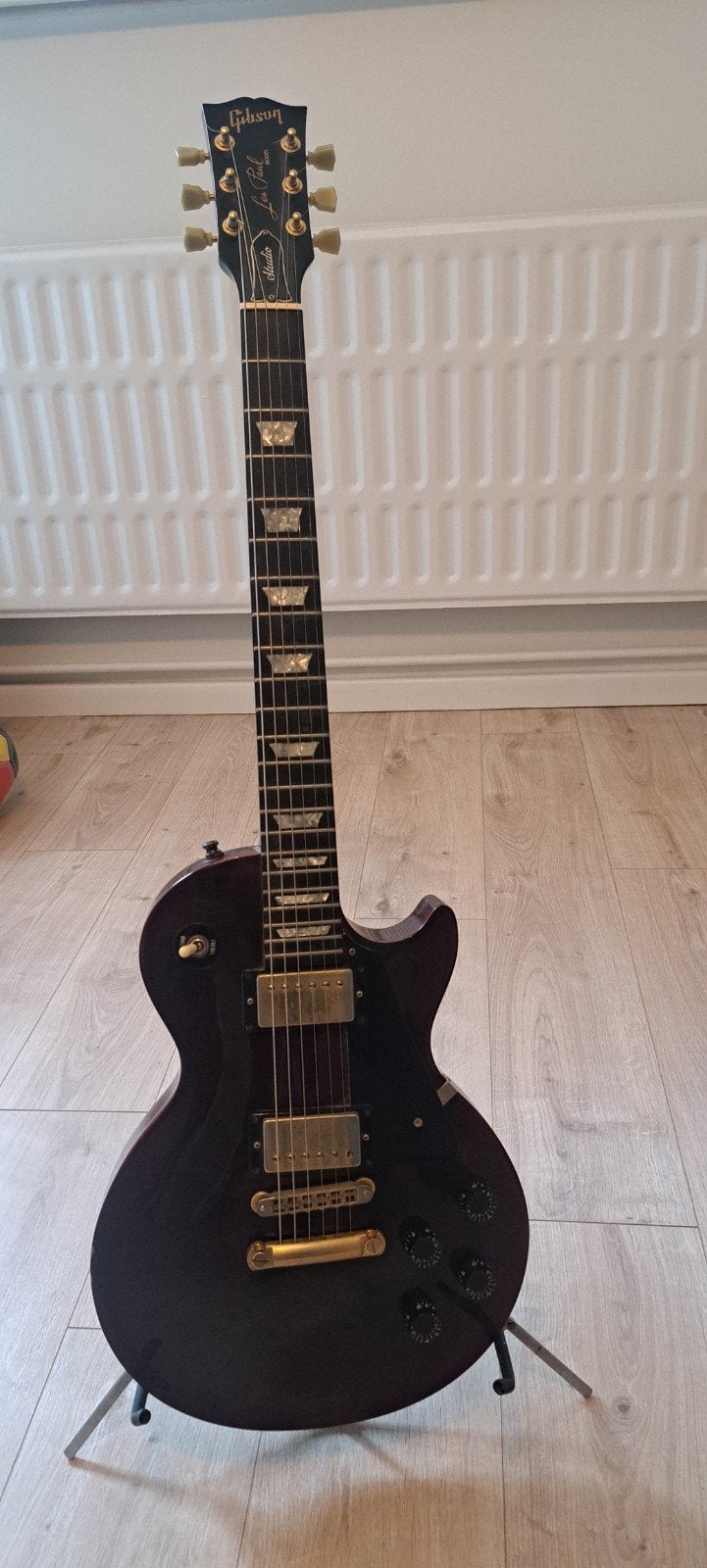 Gibson Les Paul Studio 1994, Enlèvement, Gibson