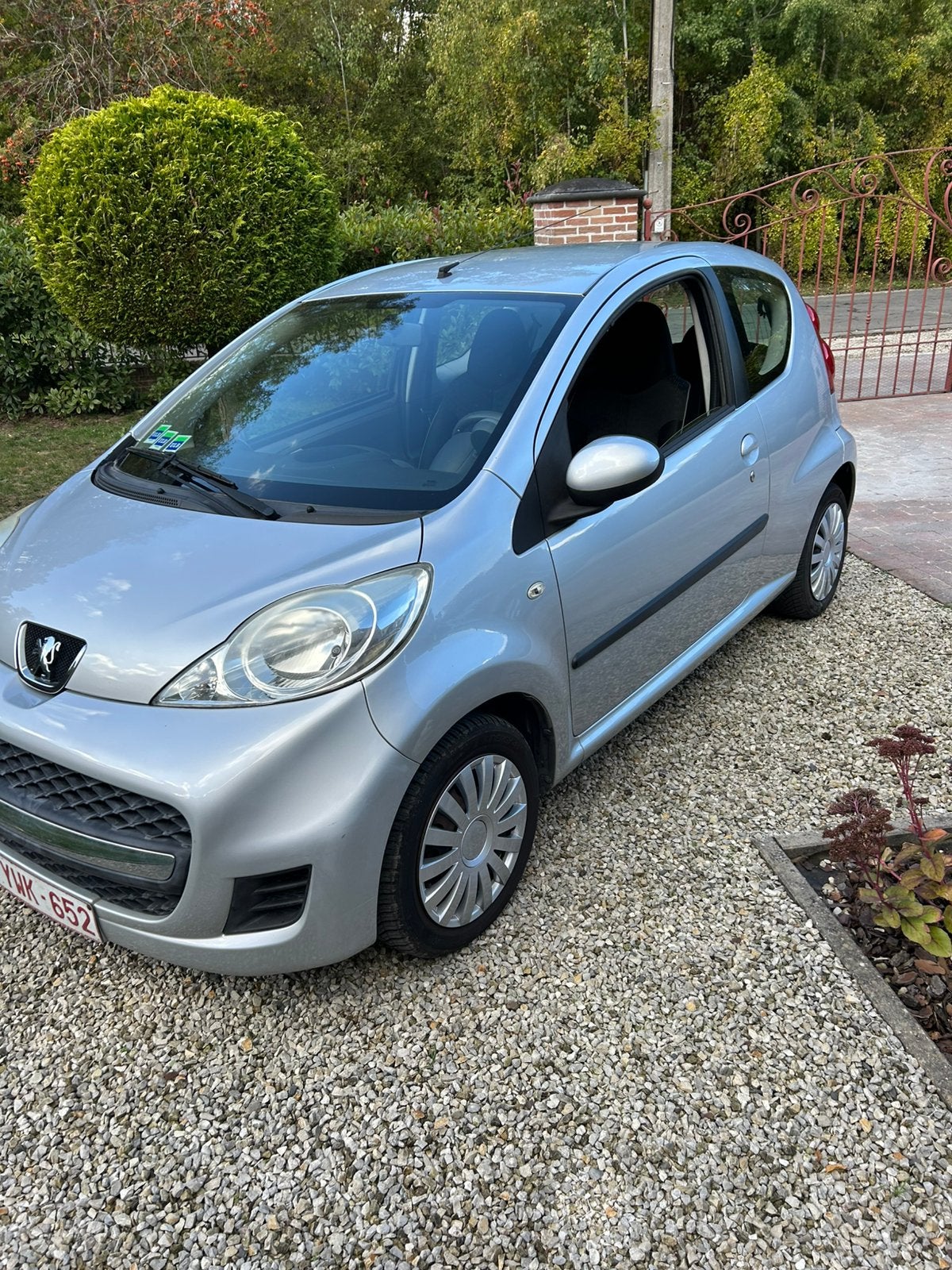 Vend Peugeot 107, Argent ou Gris, Particulier, Tissu, 3 portes
