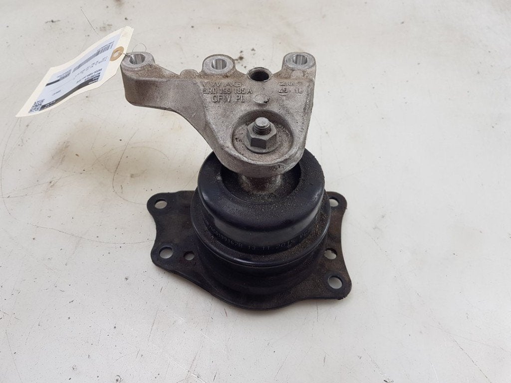 MONTAGE MOTEUR Skoda Fabia III (NJ3) (01-2014/06-2021), Utilisé, Skoda