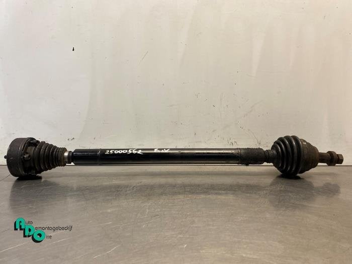 Aandrijfas rechts-voor van een Volkswagen Golf (Golf 04-), Gebruikt, -, Volkswagen, -
