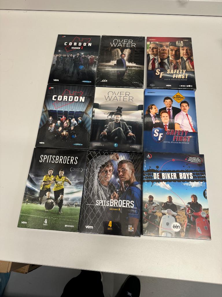 Vlaamse dvd series splinternieuw in de plastiek 15 euro, Cd's en Dvd's, Ophalen of Verzenden, Nieuw in verpakking, Boxset