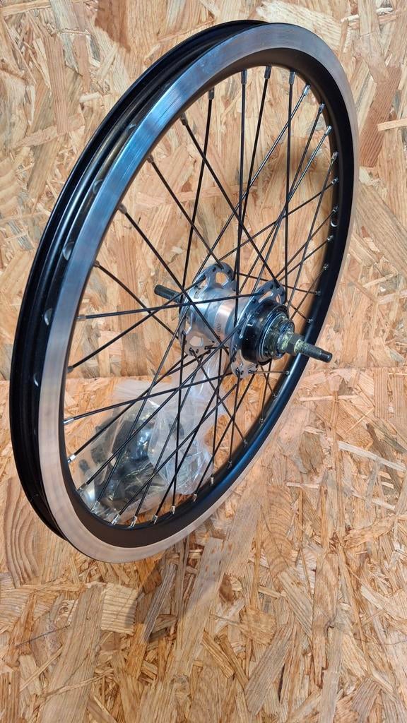 Klein achterwiel met Nexus 3 naaf SG-3R40. Nieuw., Fietsen en Brommers, Ophalen of Verzenden