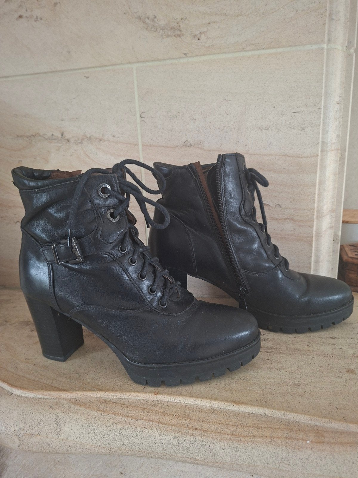 belles chaussures dame Nero giardini  pointure 38, Enlèvement, Comme neuf, Chaussures