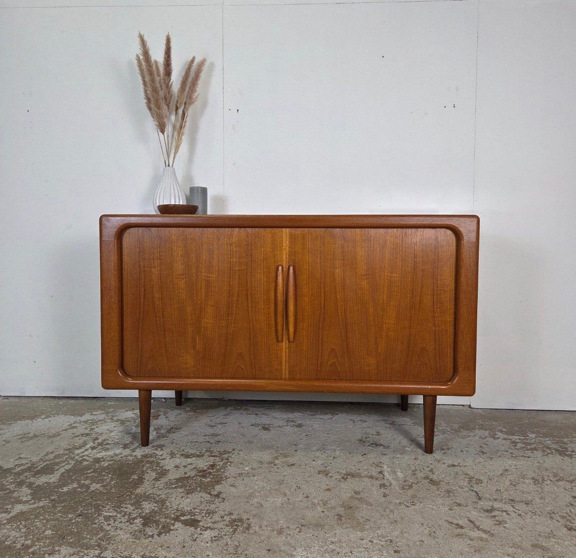 Dyrlund, vintage jaren 60 Deens dressoir tambour deuren teak, Ophalen