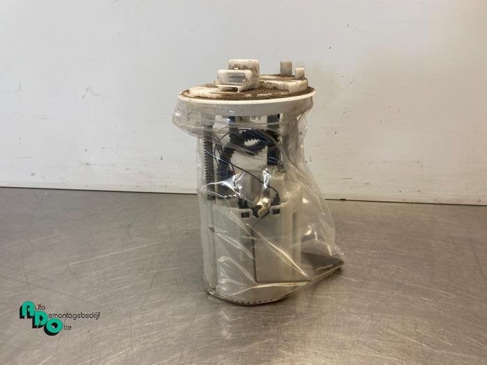 Brandstofpomp Elektrisch van een Opel Corsa (Corsa D 07-), Auto-onderdelen, Gebruikt, -, -, Opel