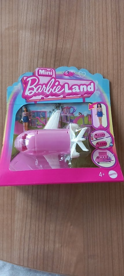 Barbieland. 4 verschillende.Nieuw.Ongeopend.Apart te koop., Ophalen of Verzenden, Nieuw