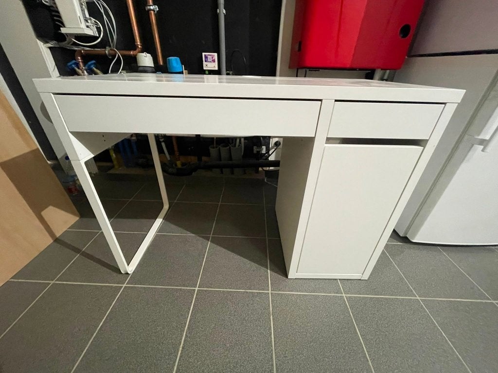 IKEA Bureau, Huis en Inrichting, Bureaus, Ophalen, 50 cm, Zo goed als nieuw, IKEA