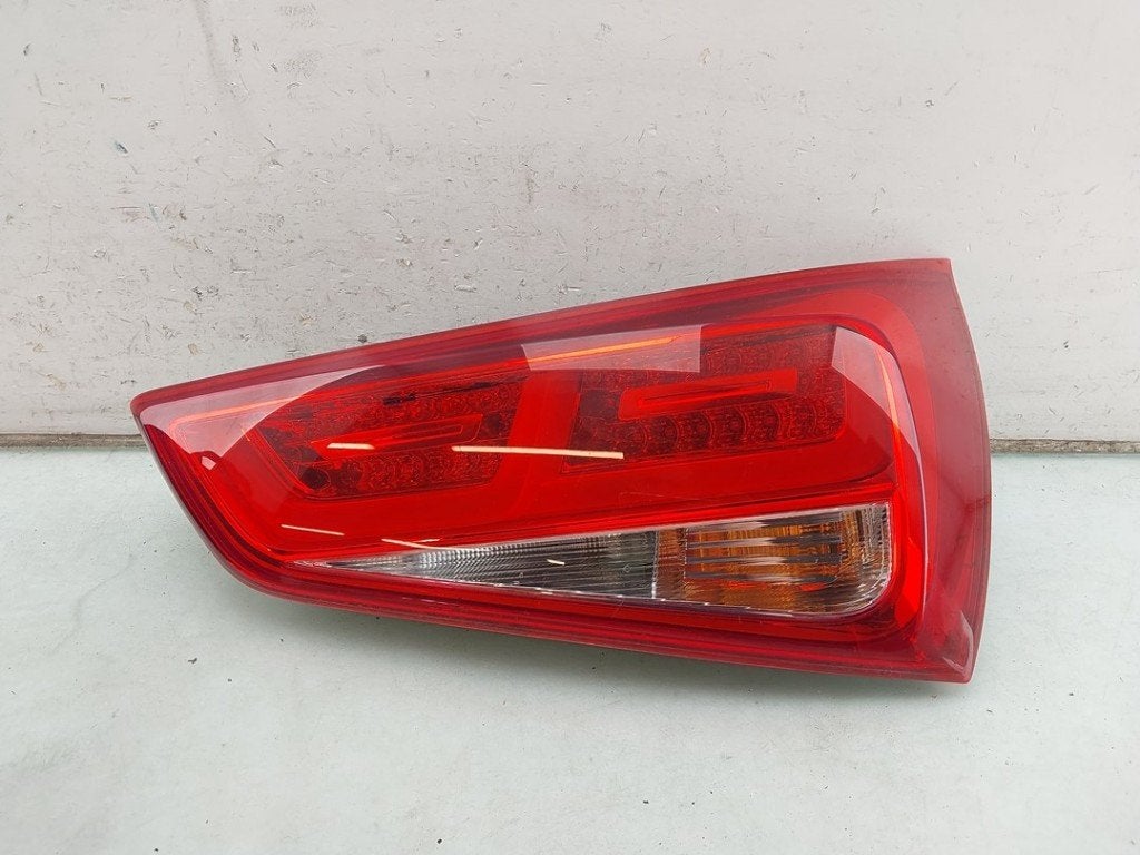 FEU ARRIÈRE DROIT A1 (8X1 / 8XK) (|8X0945094E|8X0945094B|), Audi, Utilisé, Rixbecker Straße 75
59552  Lippstadt, DE, Info@forvia.com