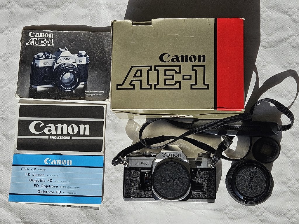 2 x Canon AE-1 + FD 50mm 1.8, Enlèvement ou Envoi, Ne fonctionne pas, Canon