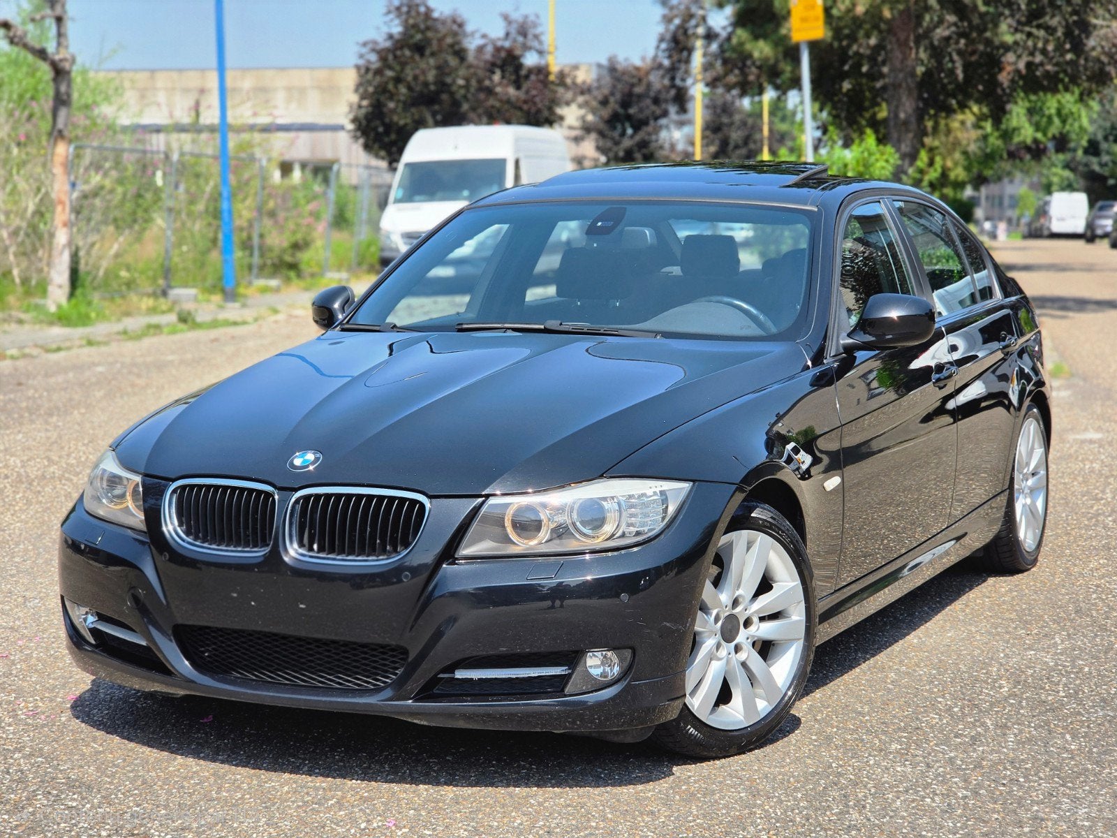BMW 318i FACELIFT 1E EIGENAAR/DEALER ONDERHOUDEN, Auto's, BMW, 100 kW, Zwart, Zwart, Bedrijf