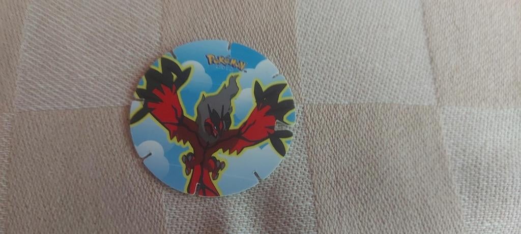 flippo pokemon legendary Yveltal van chiki balls, Verzamelen, Ophalen of Verzenden, Losse flippo's