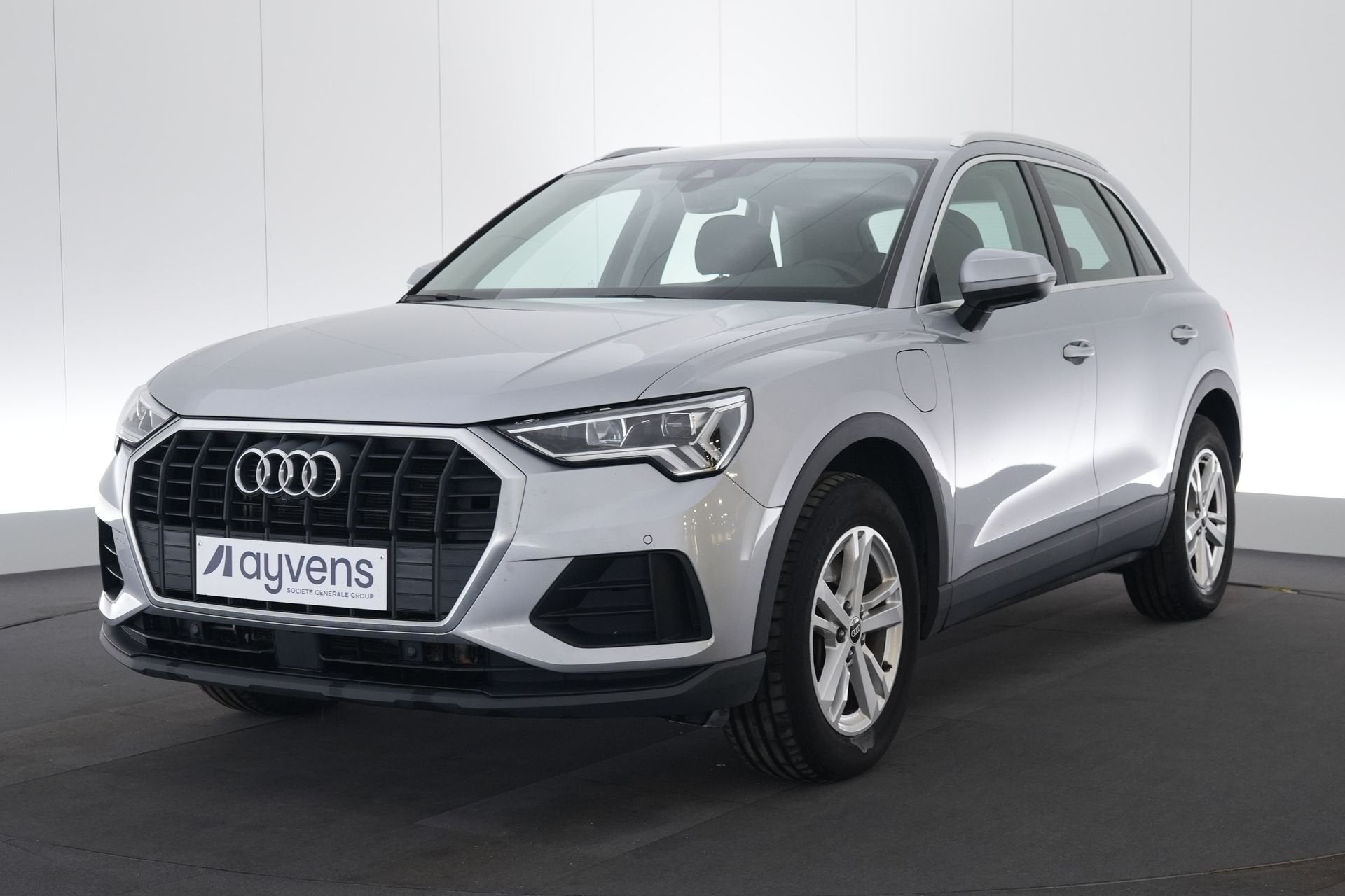 (2AKW947) AUDI Q3, 1395 cm³, Argent ou Gris, Achat, Isofix