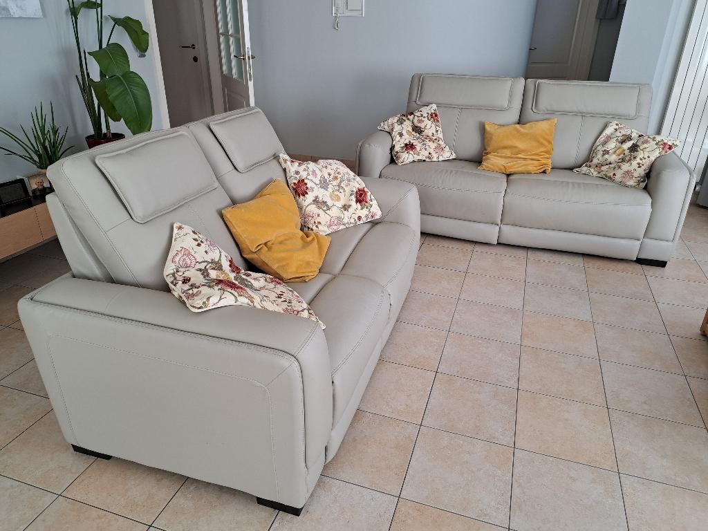 Nieuwe lederen salon te koop, Maison & Meubles, Canapés | Salons, 200 à 250 cm, Banc droit, Enlèvement, Cuir