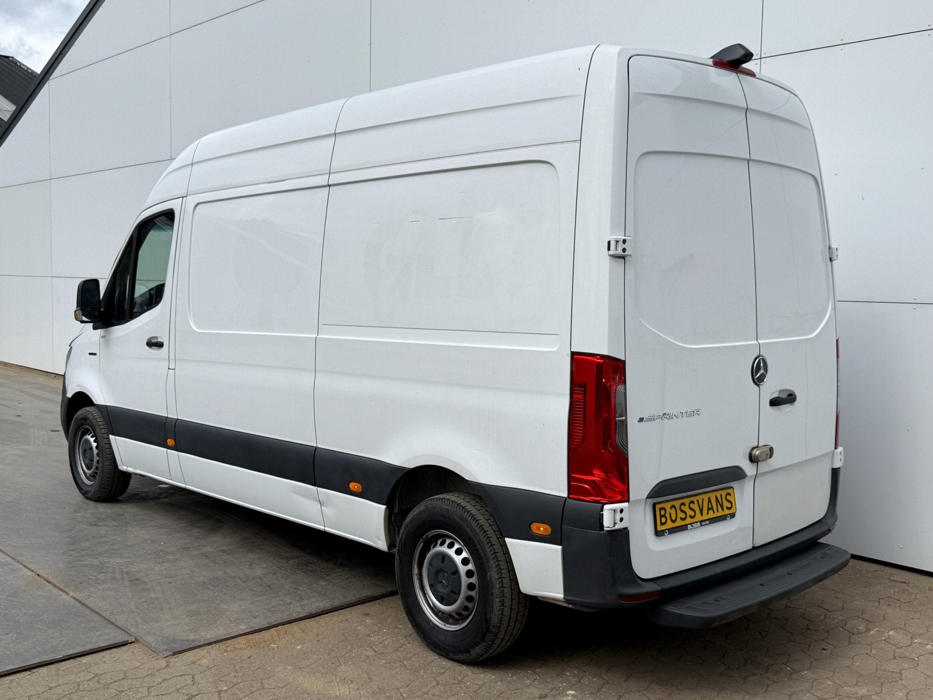 Mercedes-Benz eSprinter eSprinter 312 55kWh L2H2 Elektrisch, Autos, Camionnettes & Utilitaires, Achat, 510 min, Entreprise, Noir