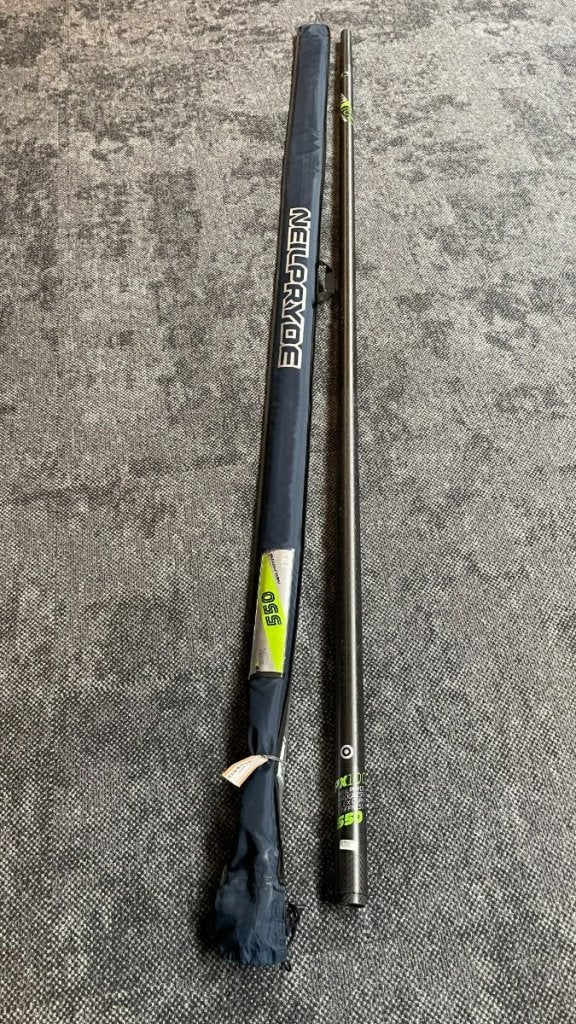 Neilpryde TPX100 550, Sports nautiques & Bateaux, Planche à voile, Niet ingevuld, Mât, Enlèvement ou Envoi, Niet ingevuld
