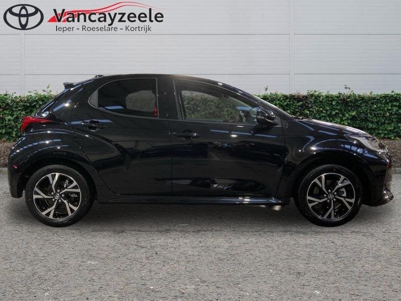 Toyota Yaris Iconic+Hi-techpack+cam+nav+sens V+A, Autos, Toyota, Achat, Euro 6, Noir, 5 portes