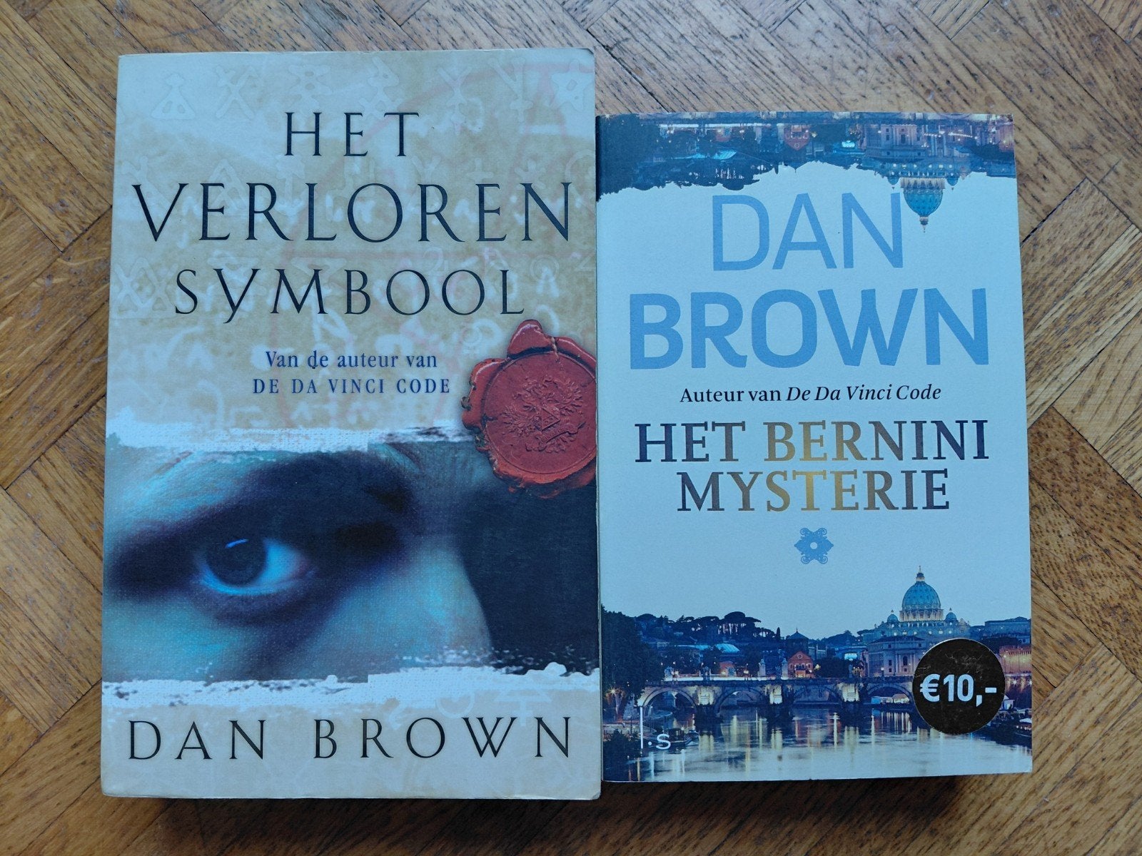 2 boeken Dan Brown - Robert Langdon serie, Ophalen of Verzenden, Gelezen