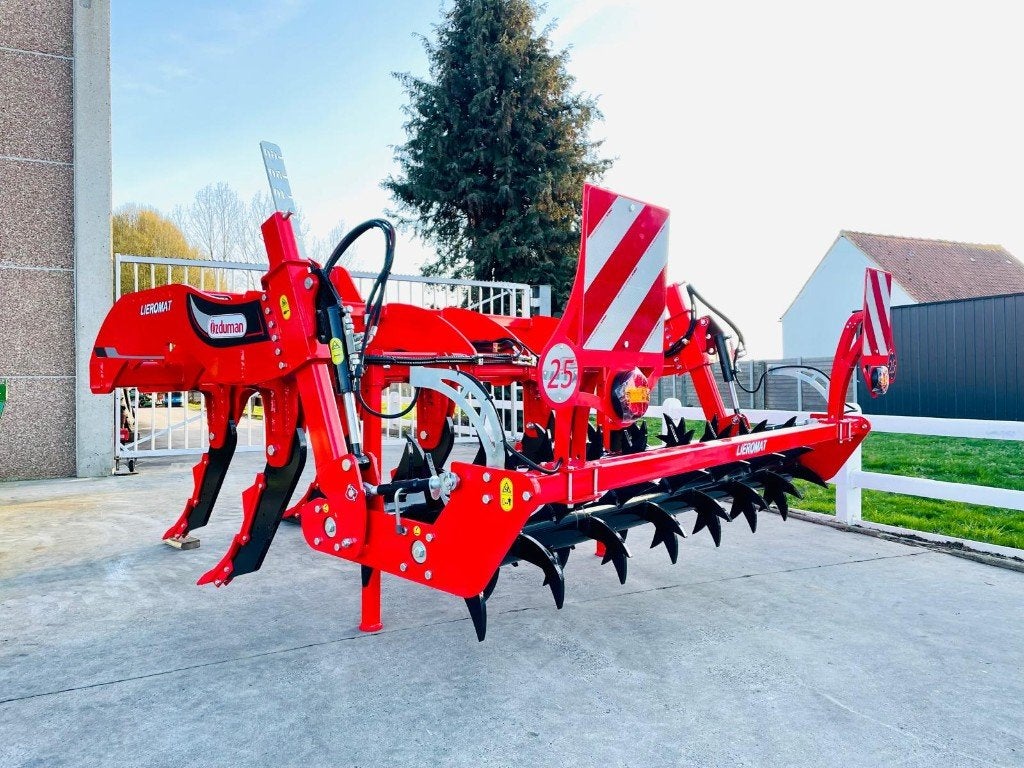 Ozduman Grondbewerkingsmachines, Enlèvement