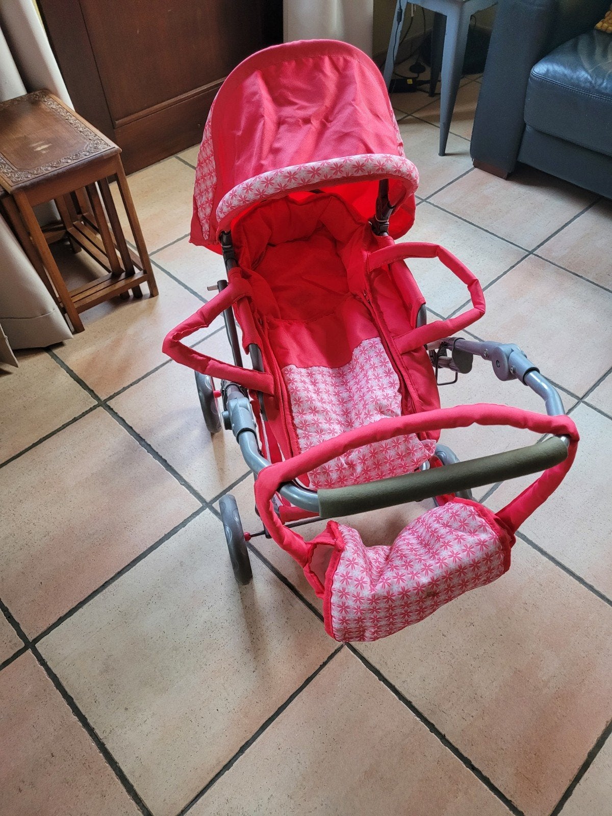 Poppenwagen, roos, zo goed als nieuw, Kinderen en Baby's, Speelgoed | Poppen, Ophalen, Zo goed als nieuw