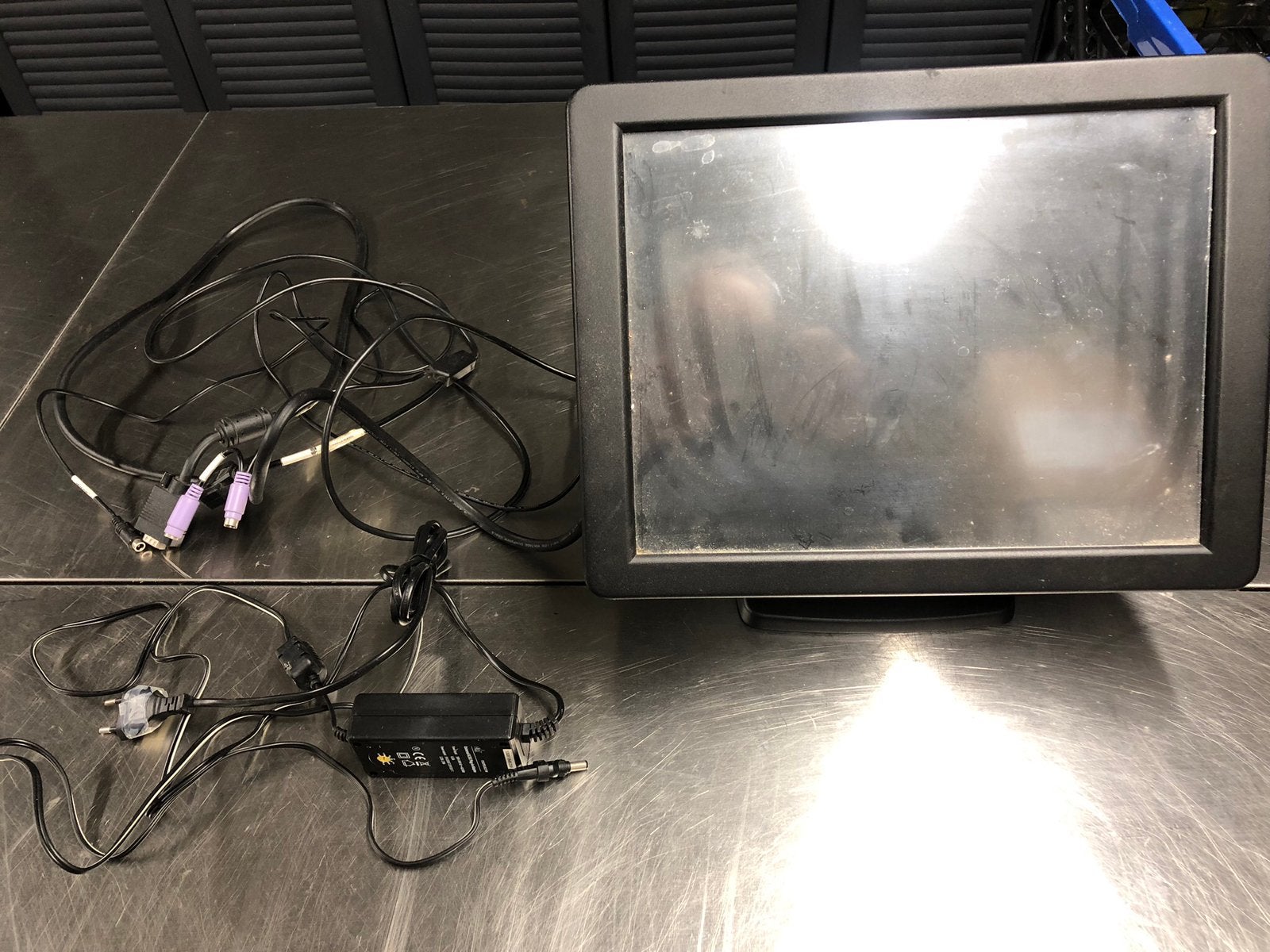 Touch scherm  aegis 152 T, Computers en Software, Ophalen, Zo goed als nieuw