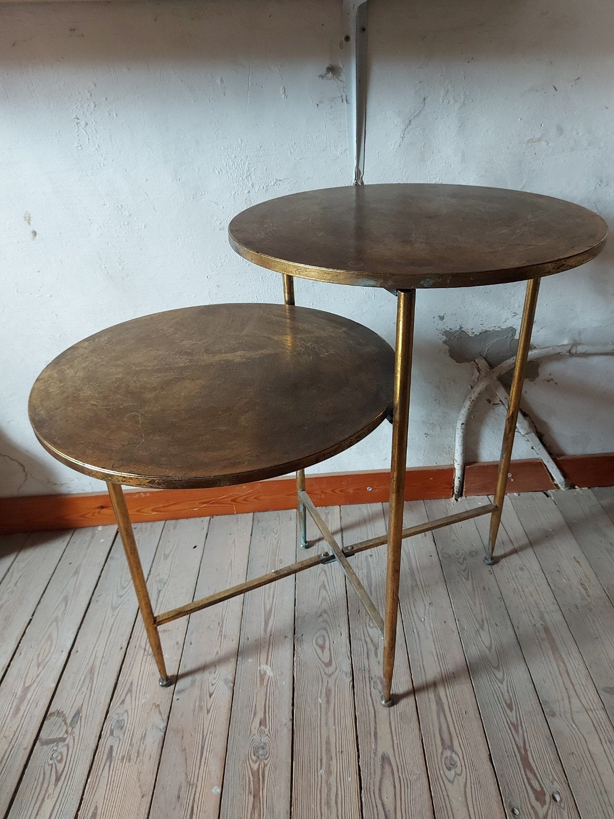 Gouden bijzettafel, Ophalen, Metaal of Aluminium, Rond, Zo goed als nieuw