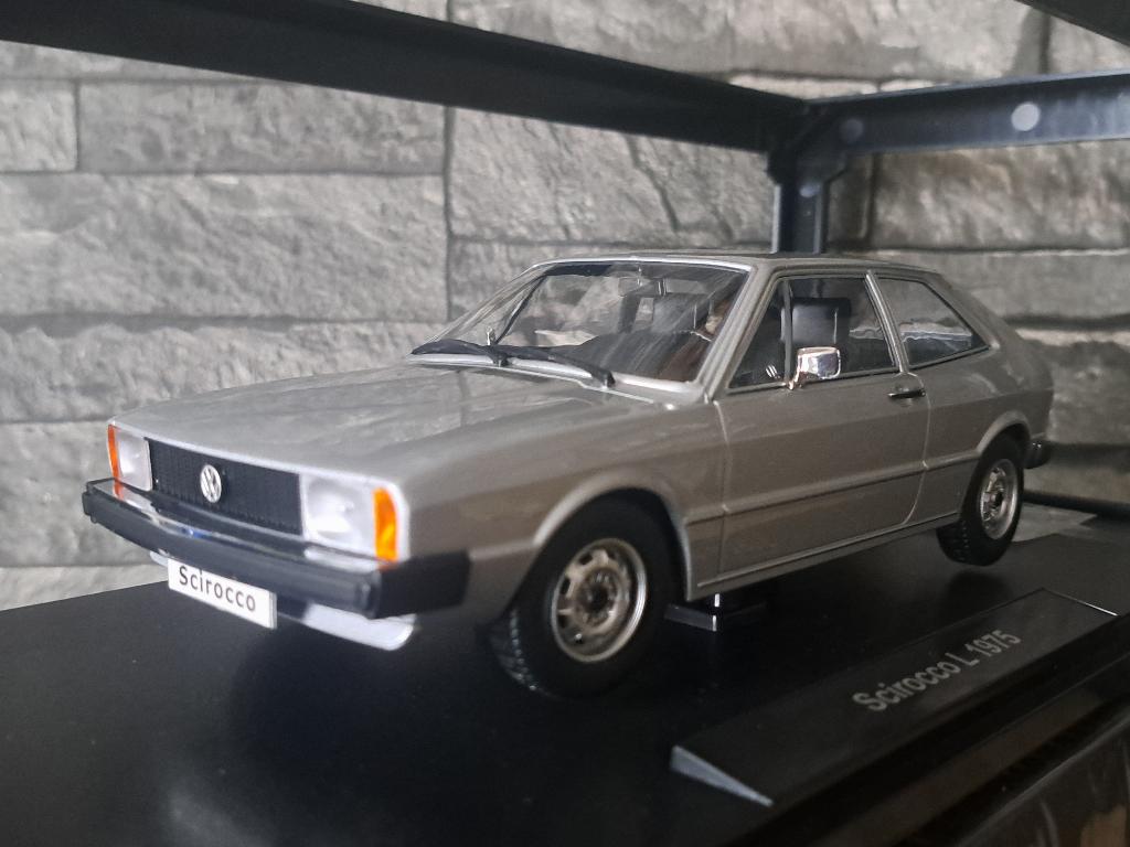 VW VOLKSWAGEN SCIROCCO L 1975 1/18ème, Neuf, Autres marques, Voiture, Enlèvement ou Envoi