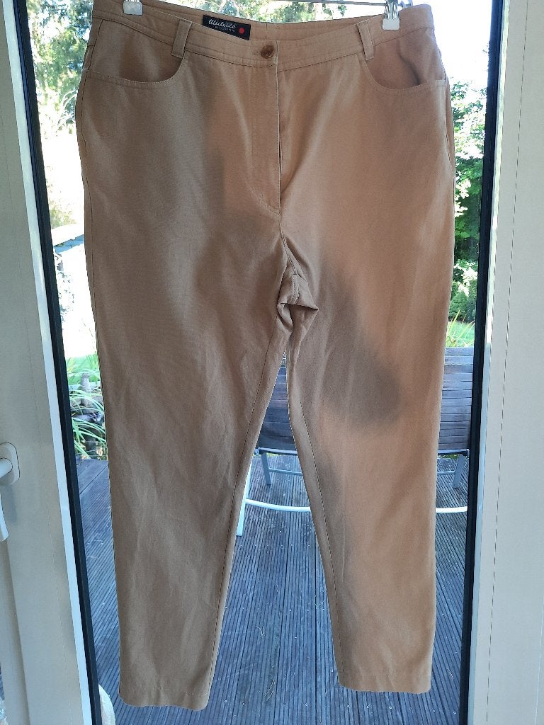 Mooie broek MICHÉLE - 46, Verzenden, Beige, Maat 46/48 (XL) of groter, Zo goed als nieuw