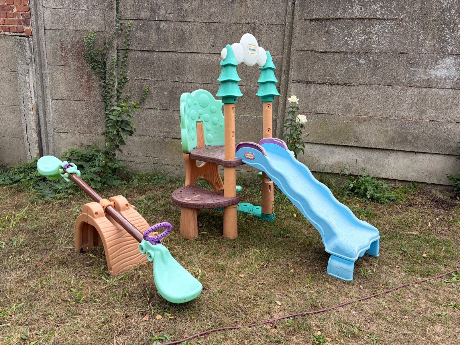 Kindertuin speelhuisje little tikes, Enfants & Bébés, Jouets | Extérieur | Aires de jeux, Enlèvement, Utilisé, Toboggan, Partie complémentaire