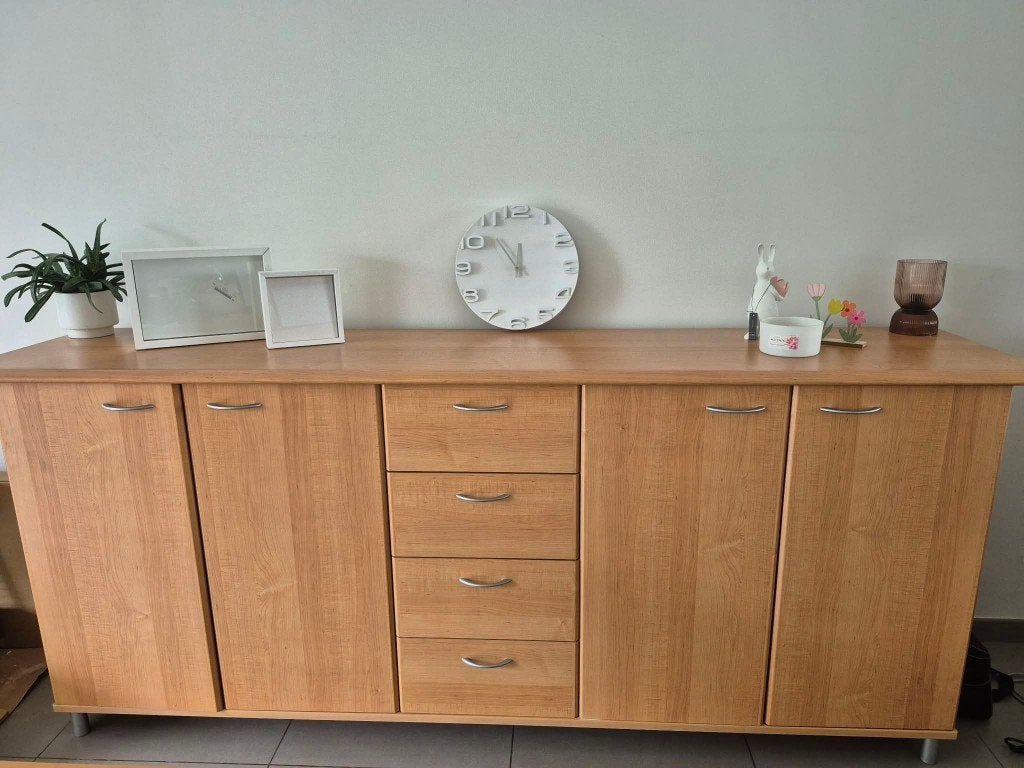 2 kasten living in goede staat mogen gratis weg, Ophalen, Gebruikt, 25 tot 50 cm, Met deur(en)