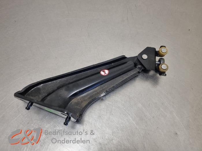 Roulette porte coulissante droite d'un Peugeot Partner (KCA), -, 3 mois de garantie, Utilisé, -