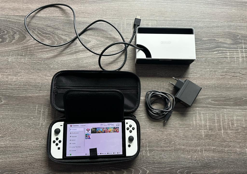 Nintendo Switch OLED Modded + SD 256GB, Games en Spelcomputers, Spelcomputers | Nintendo Switch, Ophalen, Zo goed als nieuw, Switch OLED