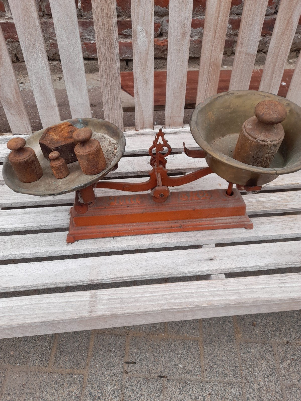 Balance, Antiquités & Art, Enlèvement