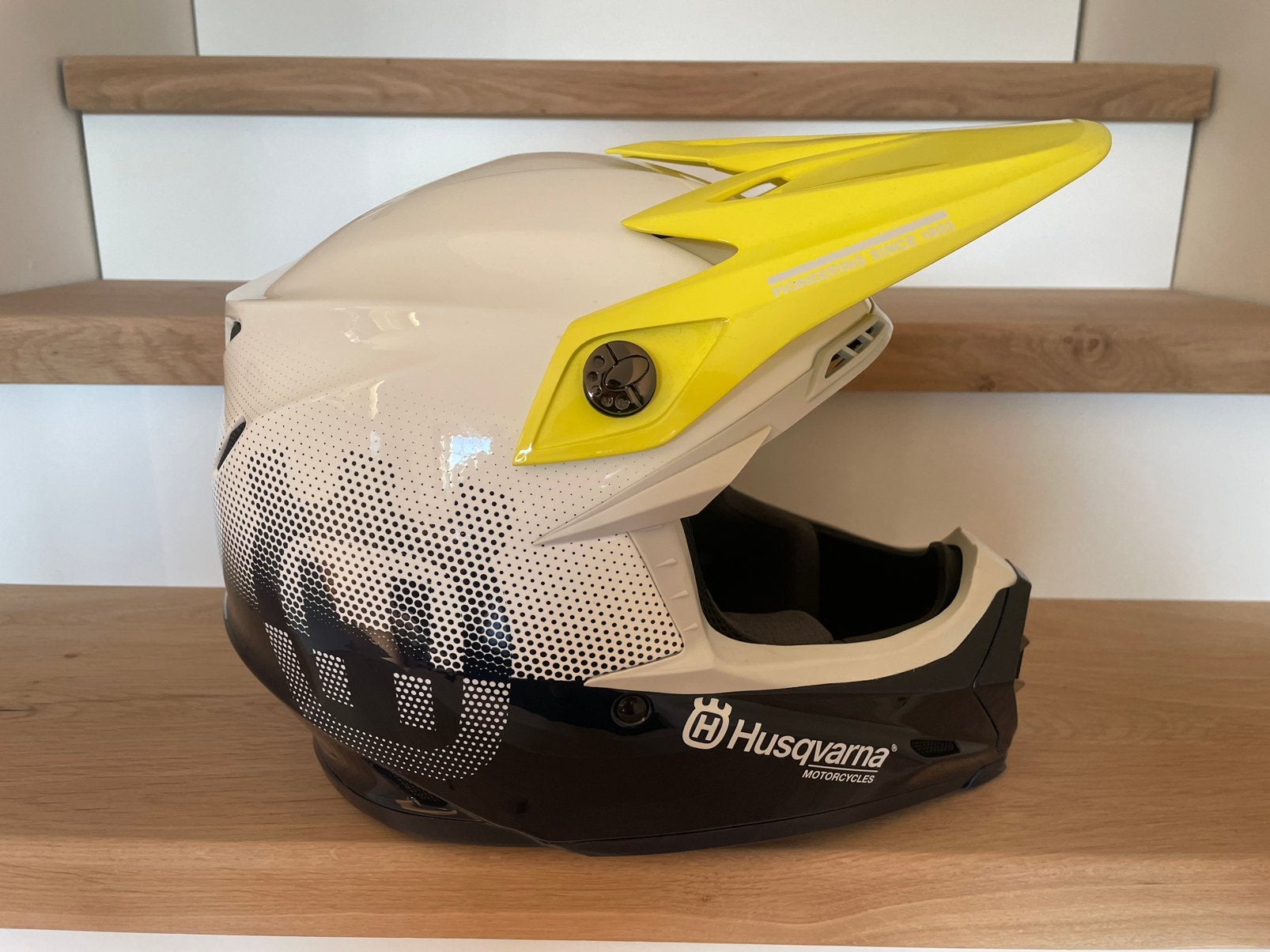 Husqvarna cros/enduro helm nieuw, Enlèvement