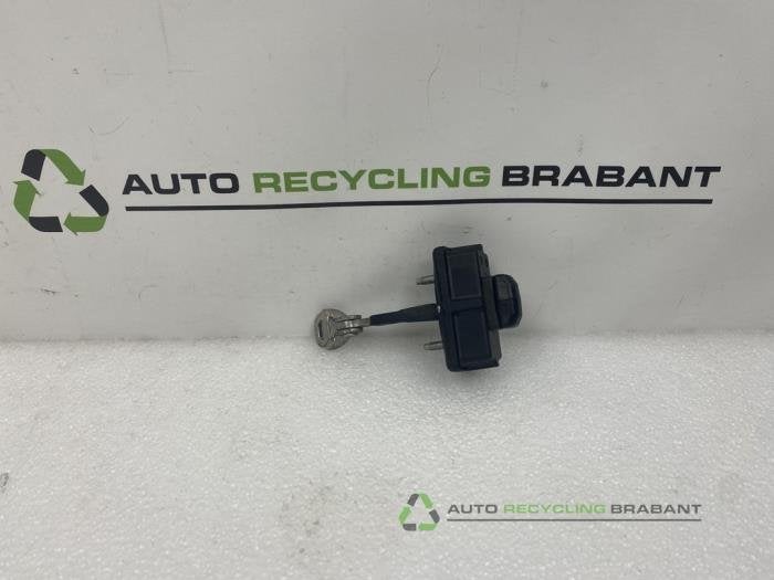 Butée 4portes avant gauche d'un Fiat Punto, -, 3 mois de garantie, Utilisé, -