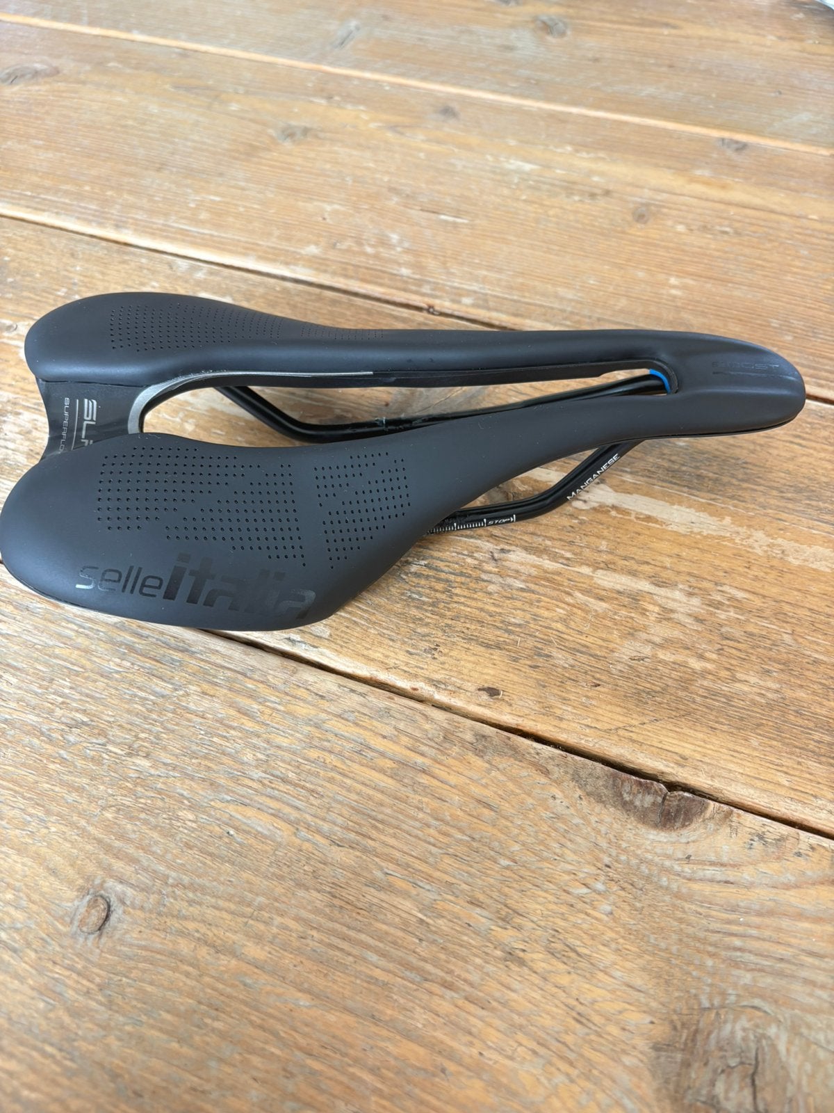 Selle italia slr superflow boost, Enlèvement ou Envoi, Comme neuf, Selle