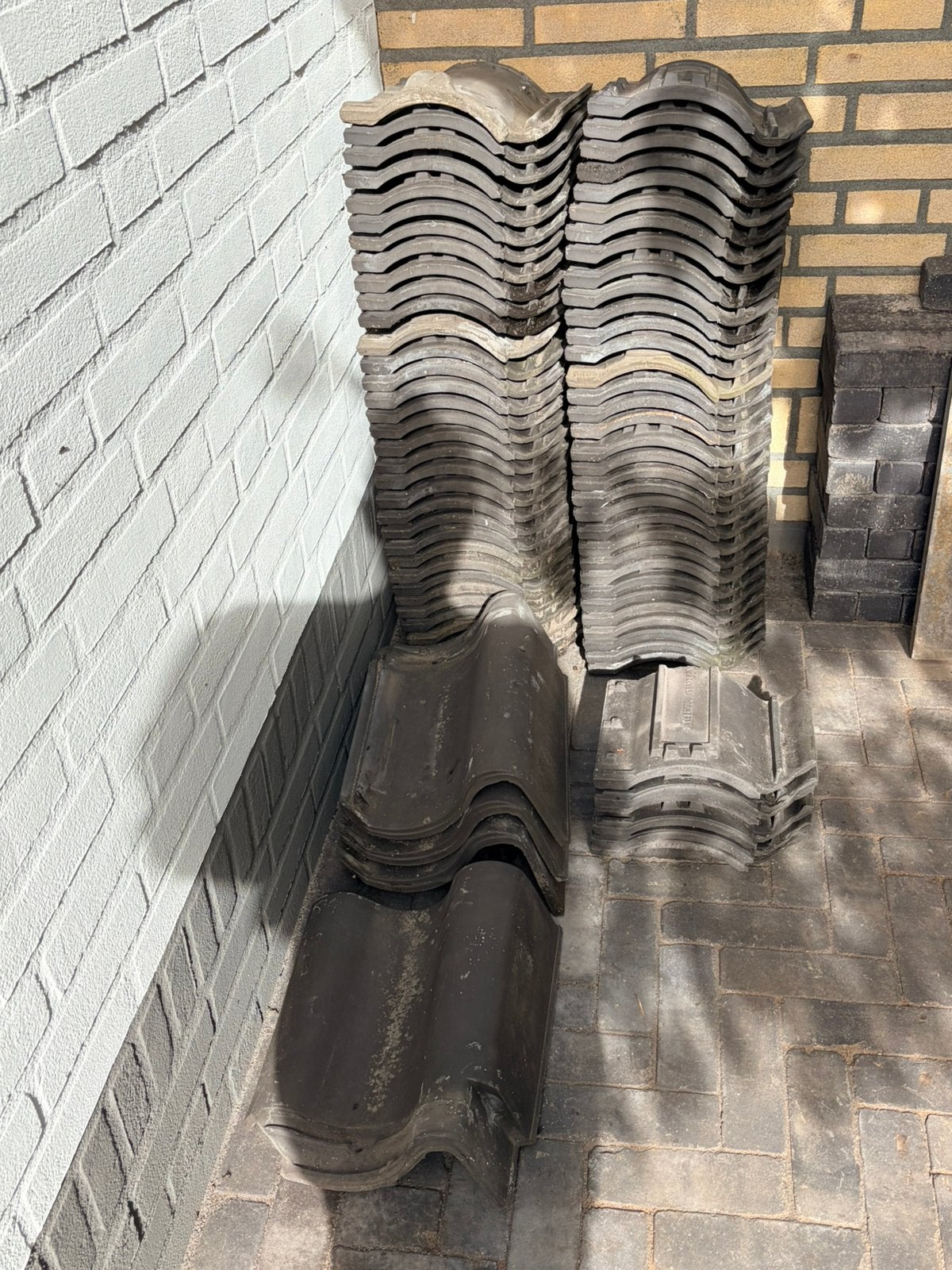 Dakpannen Koramic, Doe-het-zelf en Bouw, Ophalen, Steen of Klei, Zwart, 5 tot 10 m²