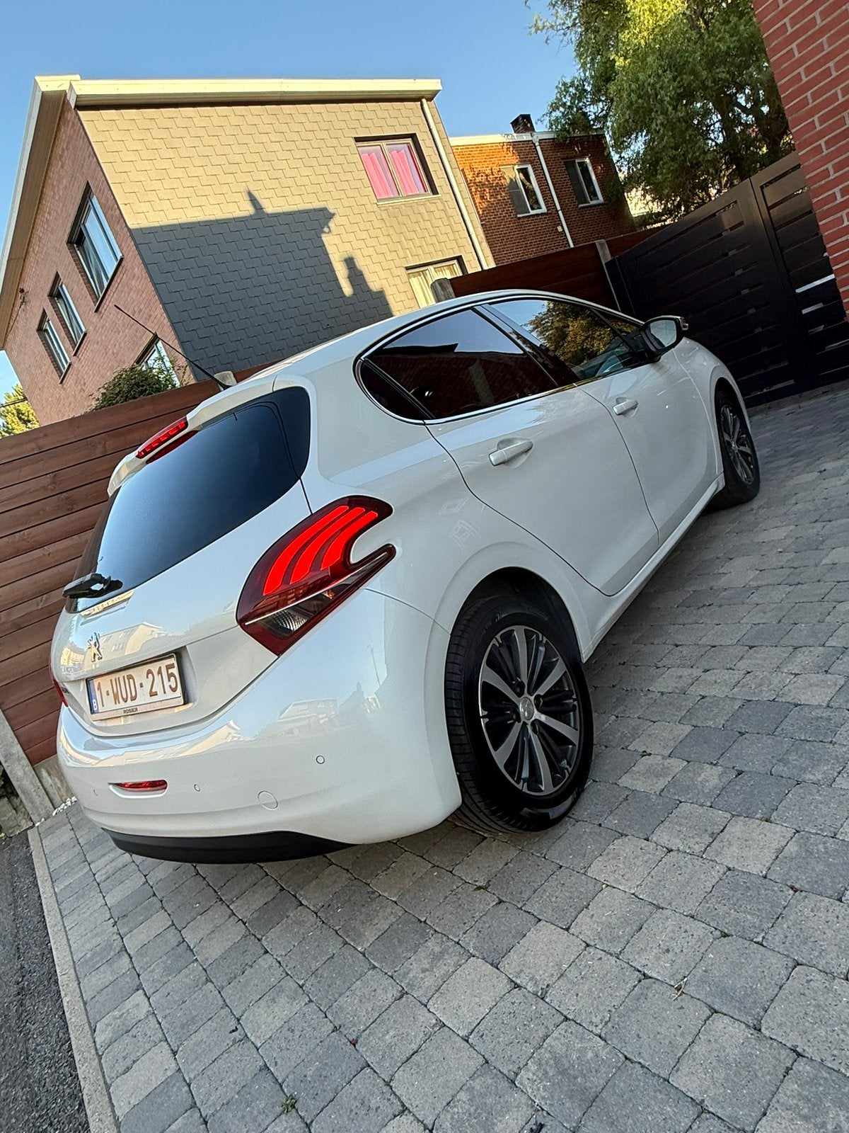 Peugeot 208 Full Led, Bluetooth,Écran Tactile, pack sport, Auto's, Voorwielaandrijving, Stof, 1199 cc, Wit