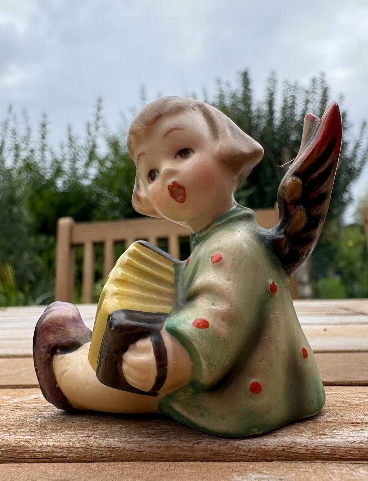 Hummel kaarshouder beeldje - Engel met antieke accordeon, Ophalen of Verzenden, Zo goed als nieuw