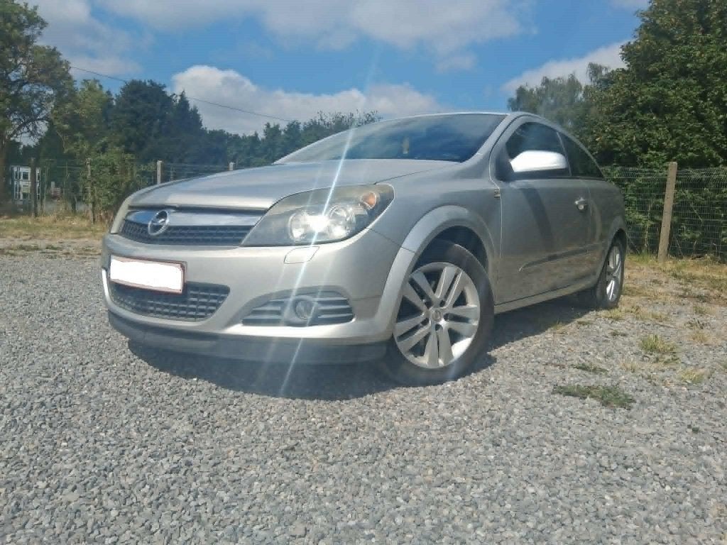 Astra H GTC 1.6 16v 115ch., Auto's, Opel, Voorwielaandrijving, Stof, Zwart, 4 cilinders