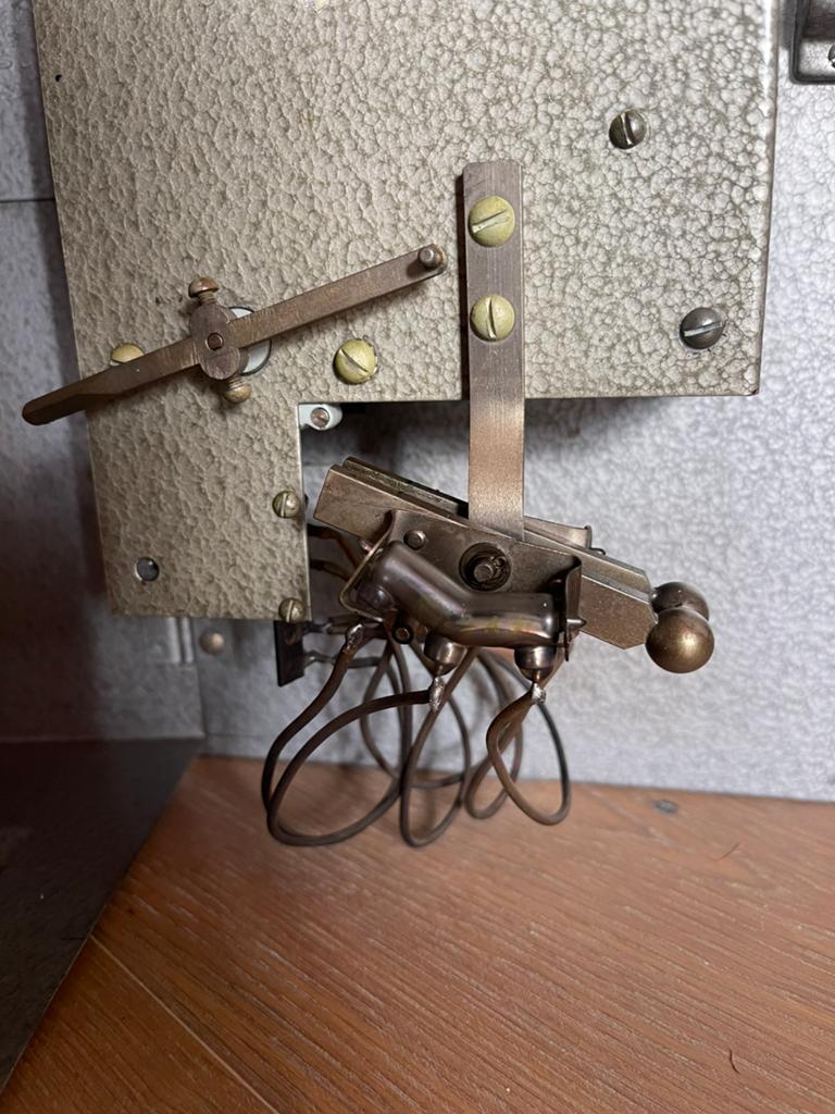 Générateur d'impulsions vintage pour horloges esclaves, Antiquités & Art, Enlèvement ou Envoi