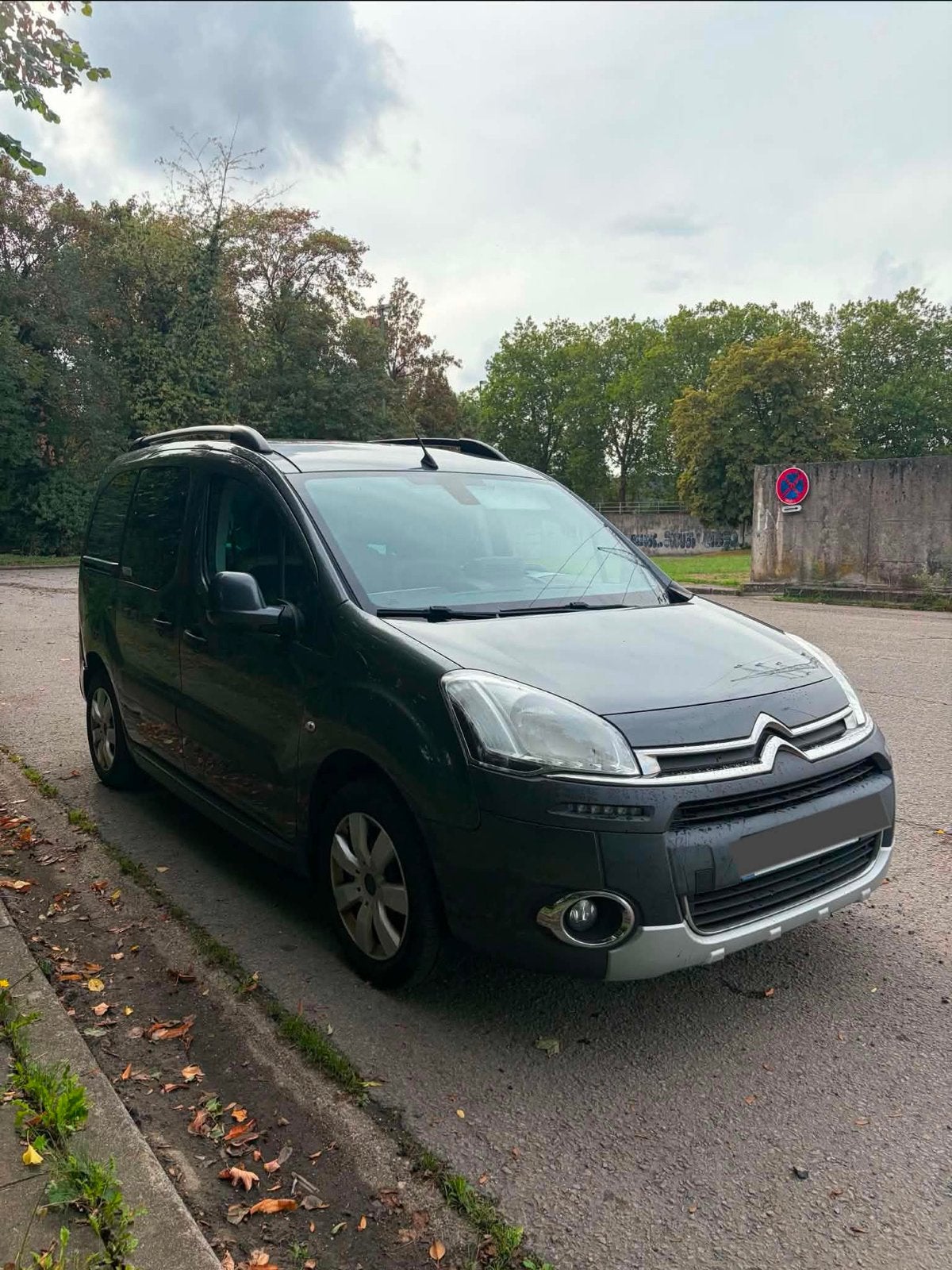 Citroën berlingo 1.6 Hdi prete à immatriculer, Euro 5, Zwart, 1600 cc, Zwart