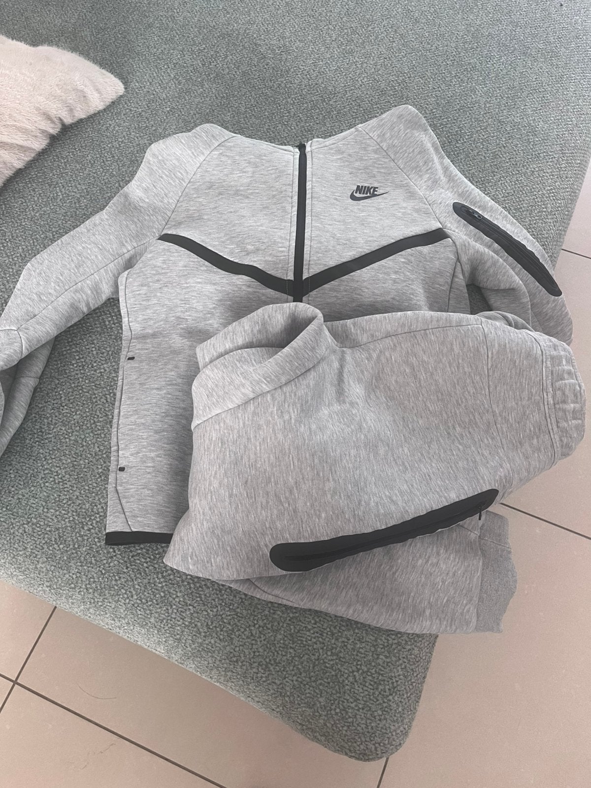 Nike Tech maat 147-158, Kinderen en Baby's, Kinderkleding | Maat 158, Ophalen, Zo goed als nieuw