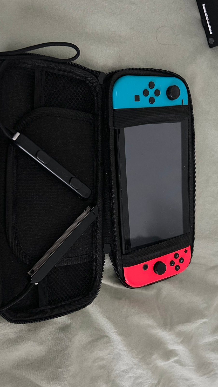 Nintendo switch met kabel en etui + mario-game, Games en Spelcomputers, Ophalen, Gebruikt, Switch Original